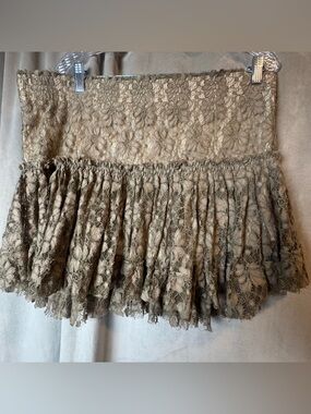 Lace Ruffle Misa Los Angeles Women's Green Tan Gold mini skirt Y2K grunge XL